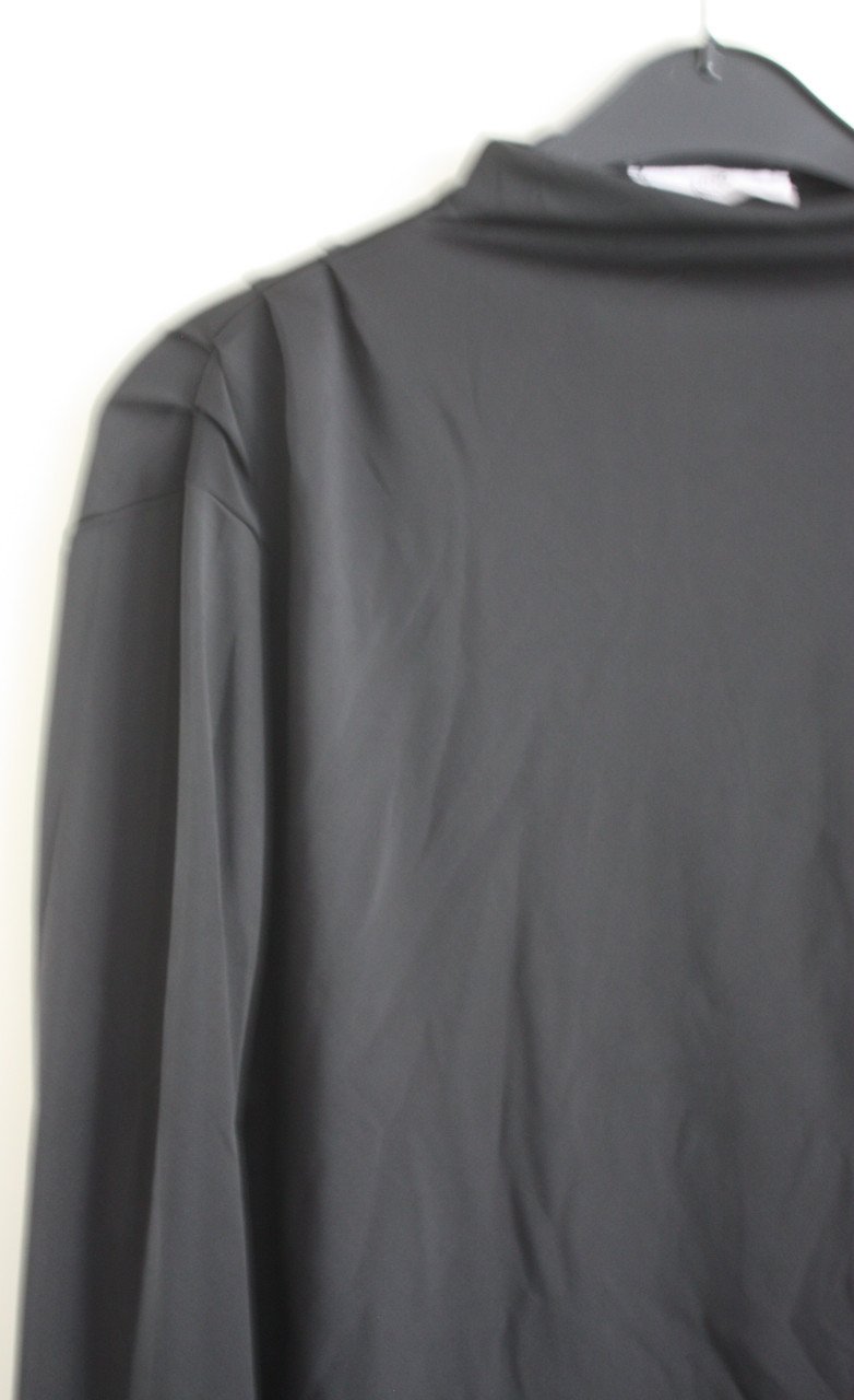 Zwart shirt met lange mouwen maat L