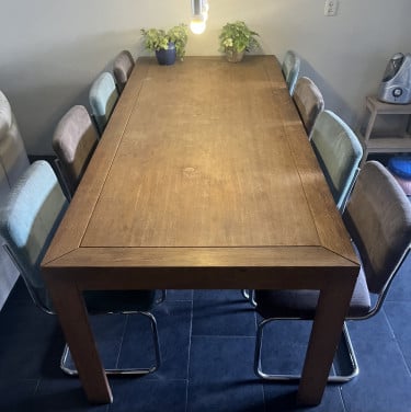 TEAB Grote tafel met 8 stoelen