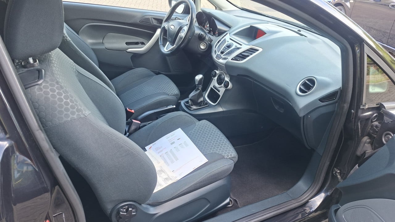 Ford Fiesta 1.6 Sport 3drs bj:2010 airco lm-velgen i.z.g.st