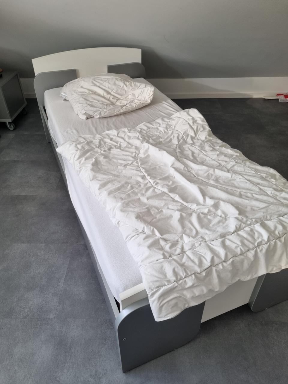 Stoer 1 persoons bed 90x100