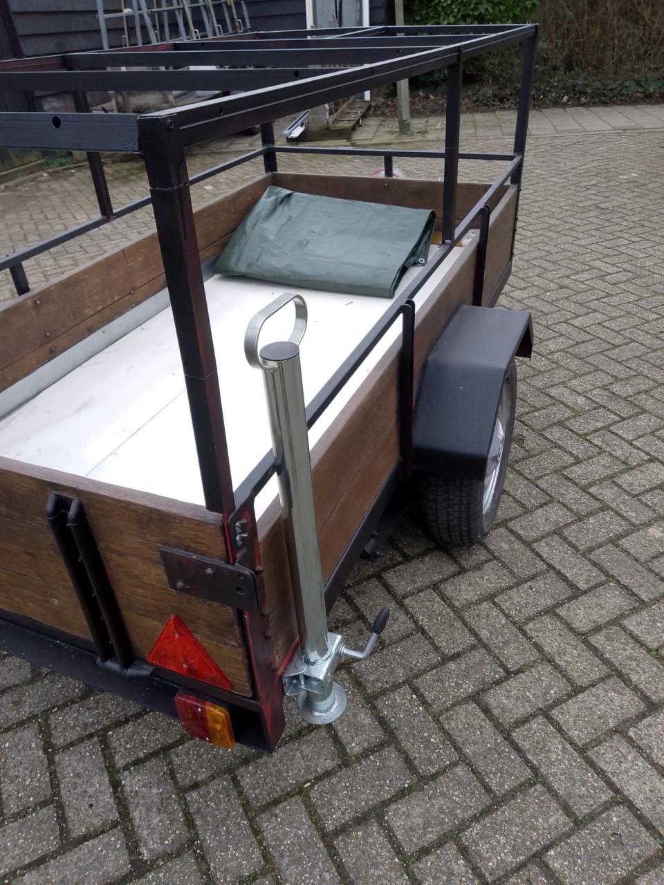 Nette aanhanger met frame - klaar voor gebruik!