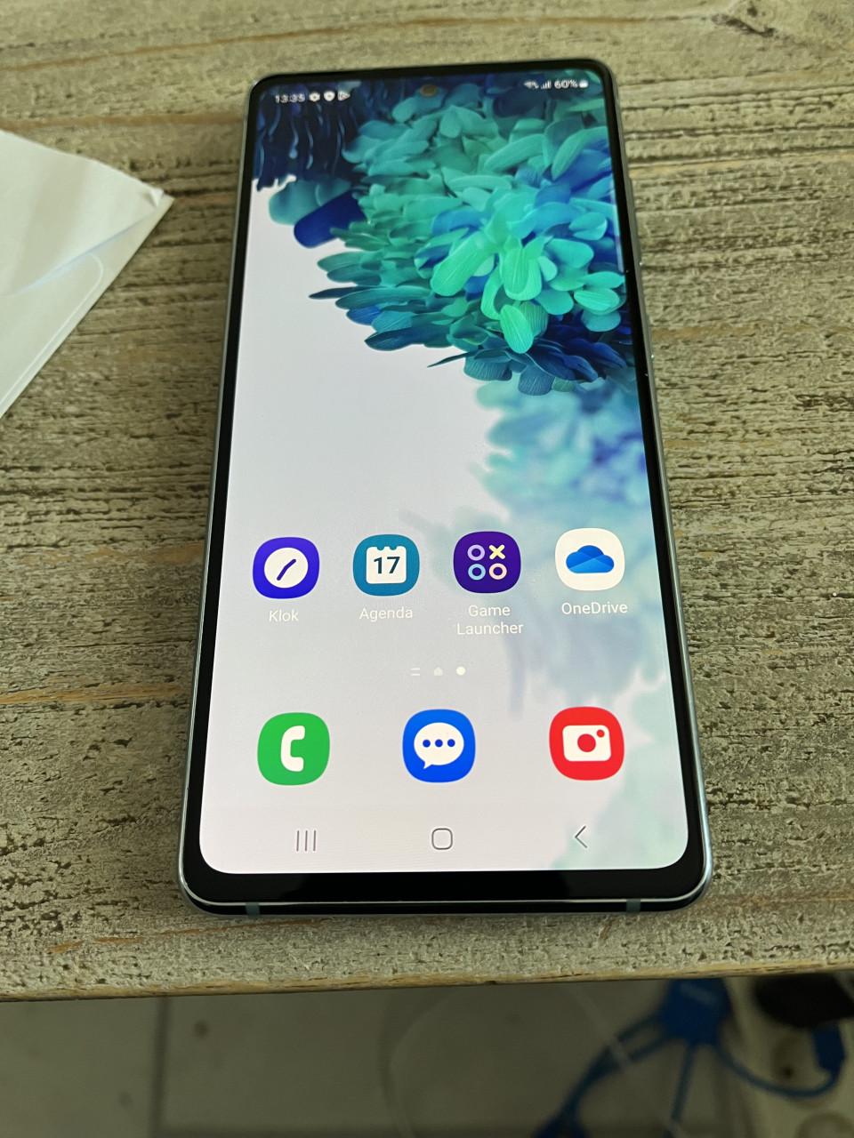 Te koop Samsung s20 fe zo goed als nieuw met oplader en doos