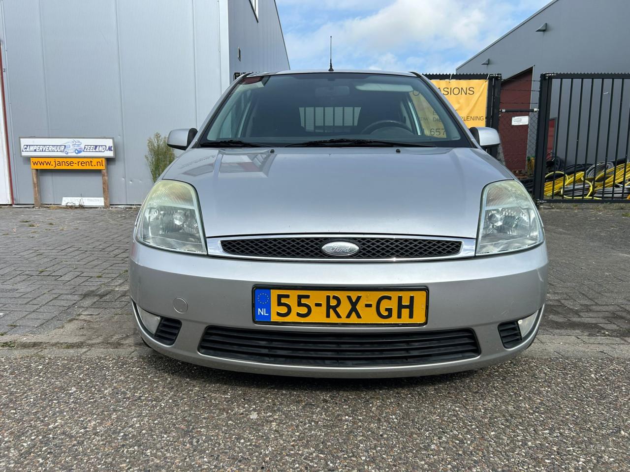 Ford Fiesta 1.3 Futura Airco/16" LM Velgen/Verwarmde Voorruit/APK 21-12-26