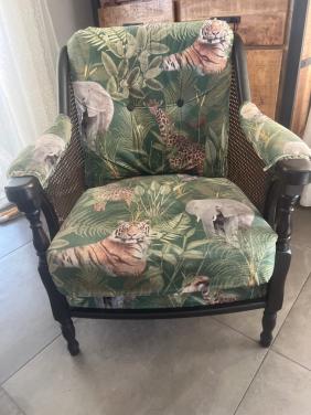 Mooie opnieuw beklede fauteuil