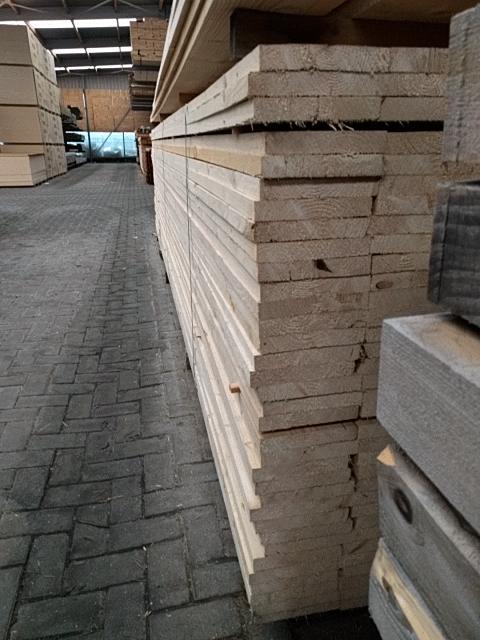 Vuren Steigerplank ME 32x200mm Gedroogd L= 5m € 4,- per m1 Incl. Btw.