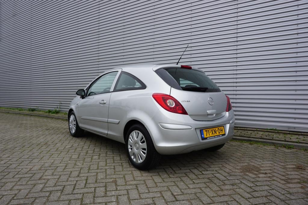 Opel Corsa 1.2-16v business airco / cruise / elektr. ramen / nap