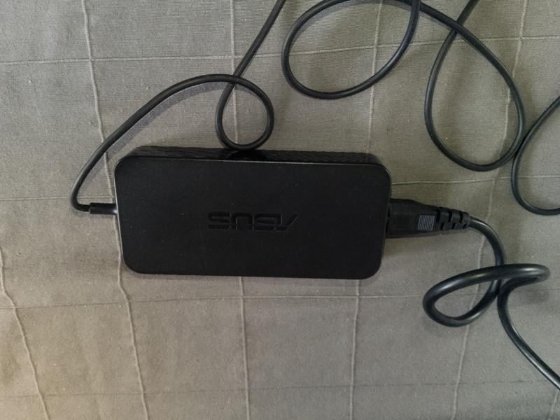 Asus Tuf Gaming Laptop-i7-W11-SSD-werk16giga-1256 gigabyte HDD-Goede Accu
