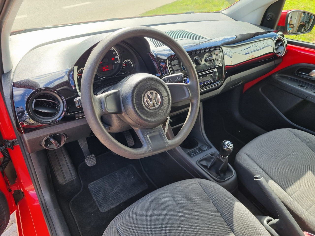 Volkswagen Up! 1.0 take up! BlueMotion | 121.259 KM | Cruise control!