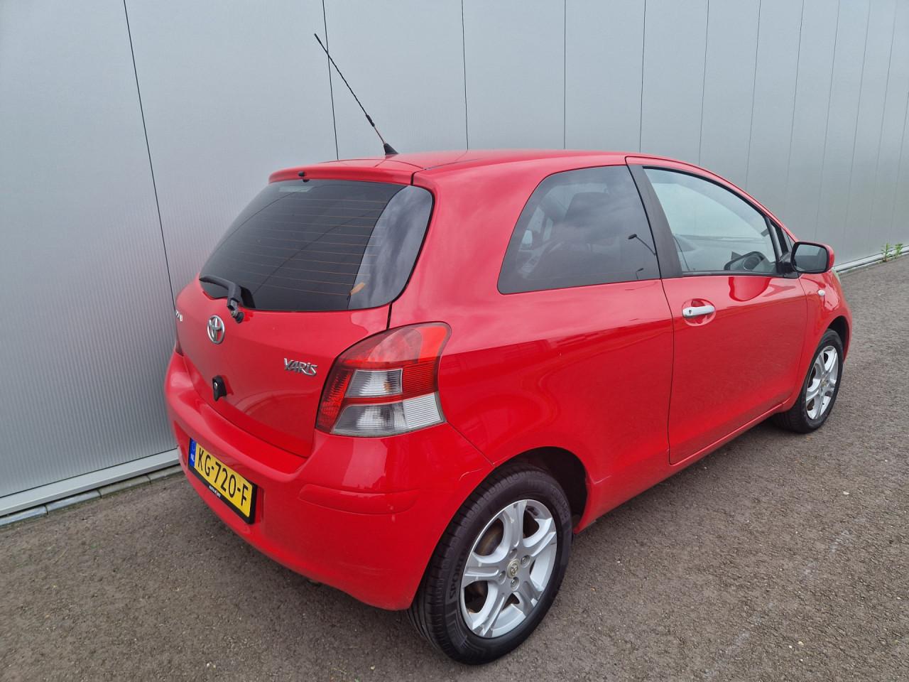 Toyota Yaris 1.0 VVTi Cool