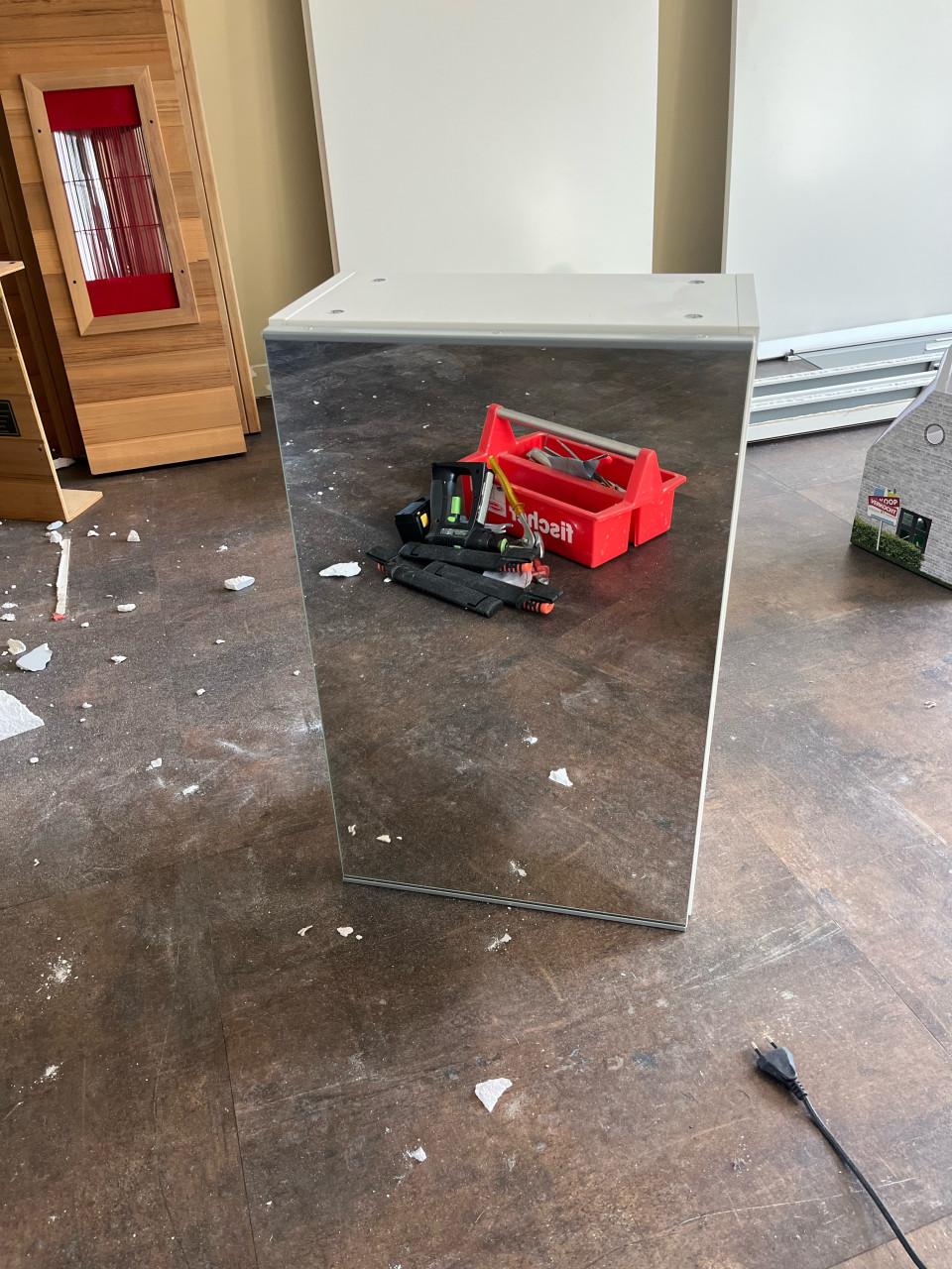Hangmeubel / kast/ badkamer