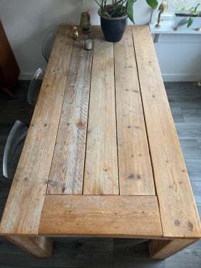 Steigerhouten eettafel met bankje