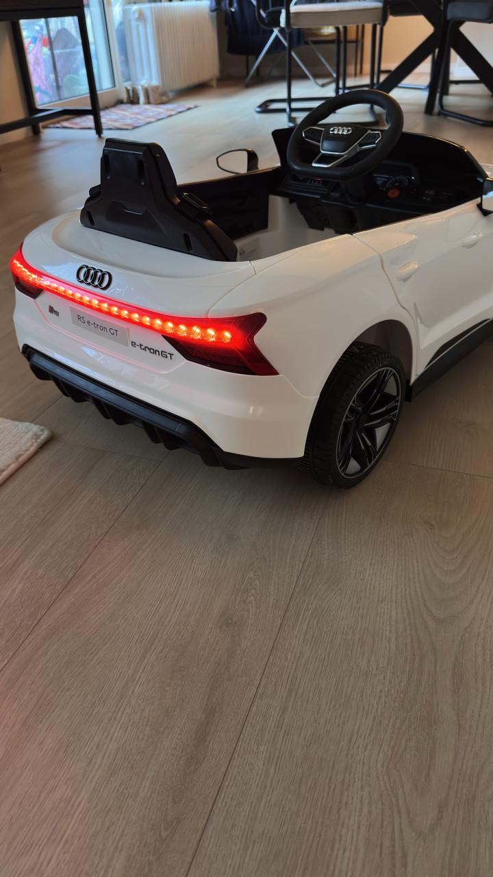 Elektrische kinderauto