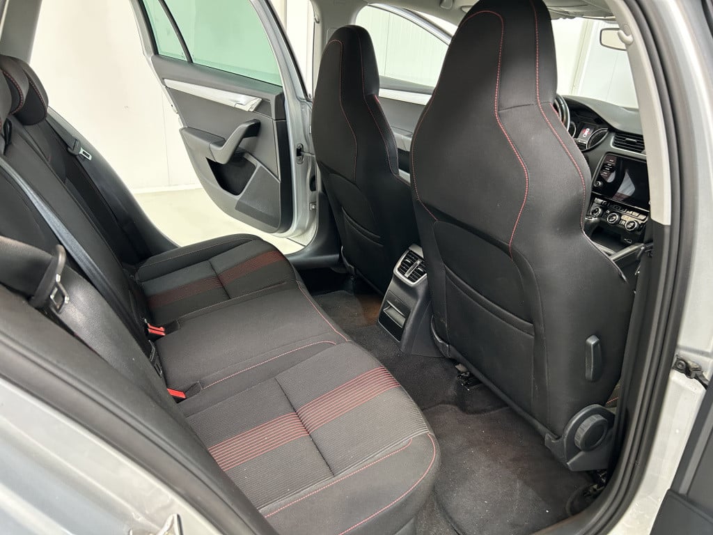 Skoda Octavia combi 1.0 tsi style sportline int.