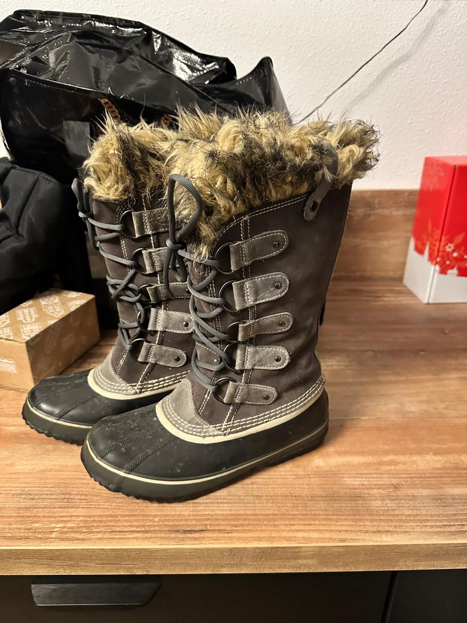 Sorel sneeuwlaarzen maat 40 (valt klein)