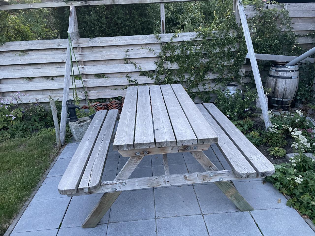 Te koop  geïmpregneerd houten Picknick tafel
