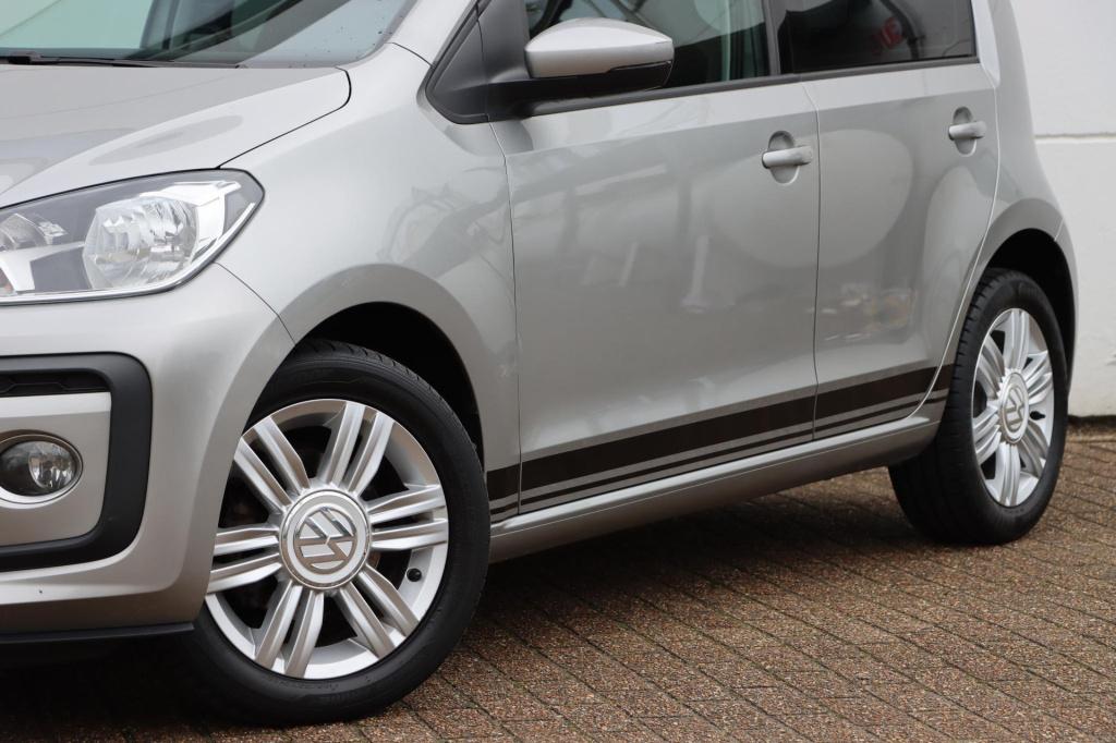 Volkswagen UP! 1.0 tsi 140 pk bmt high up! | stoelverwarming | camera | ac 