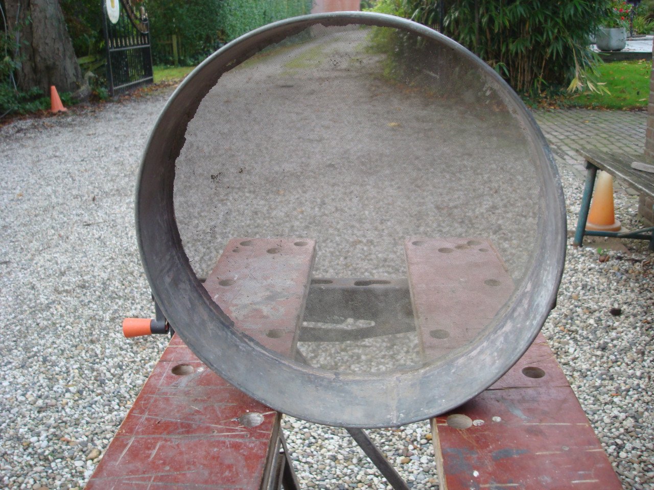 Zeer oude antieke zeef