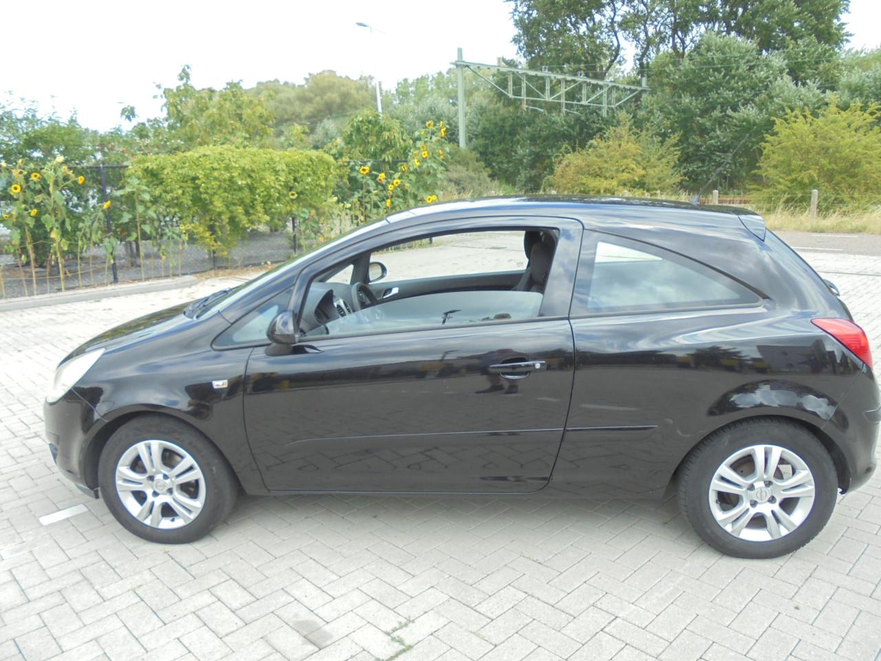 Corsa 1.2-16V in nette conditie,163.793 Km Apk.Juli 2027