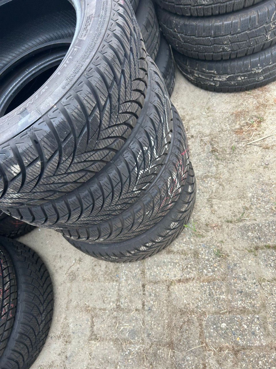 MILESTONE FULLWINTER XL BANDEN 16 INCH