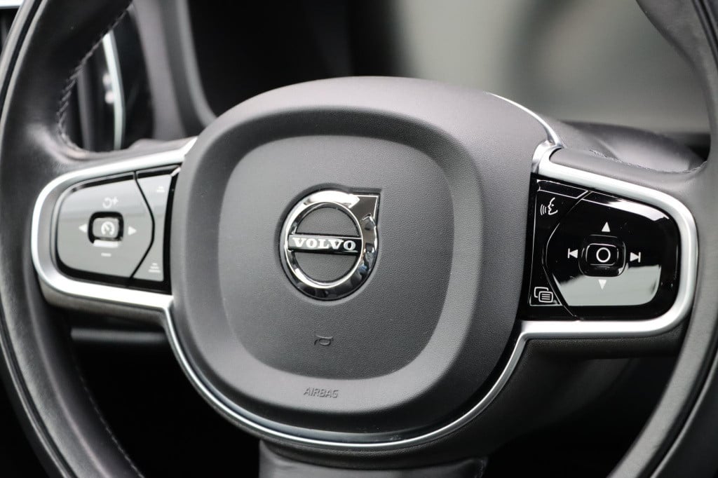 Volvo V60 2.0 t5 momentum 250pk