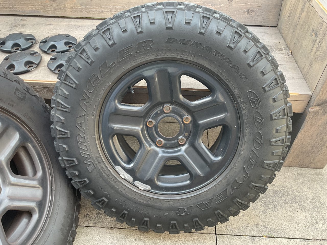 5 Banden met velg voor Jeep Wrangler