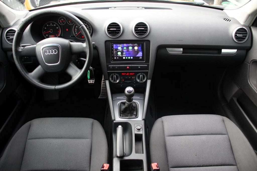 Audi A3 sportback 1.4 tfsi attraction - carplay wireless - navi - clima - 1