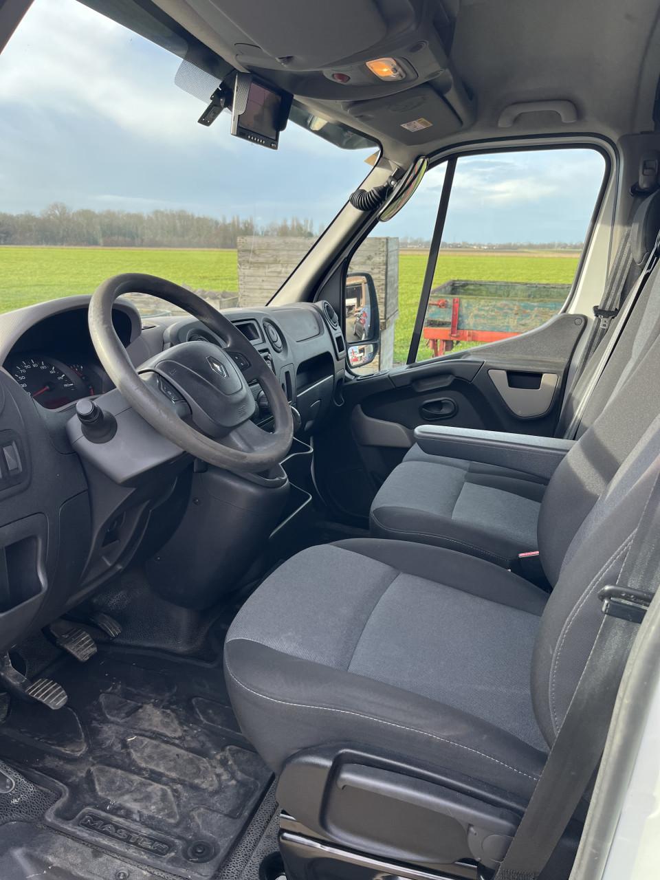 Renault Master T35 2.3 dCi 136PK L2H2, wit