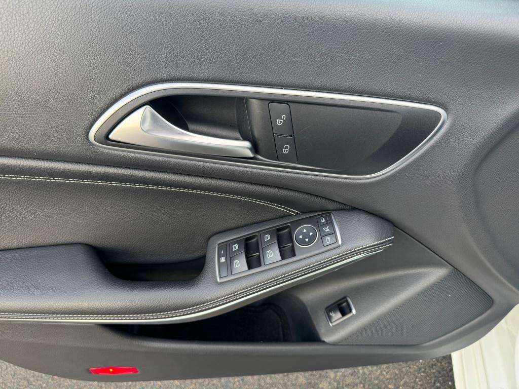 Mercedes-Benz Cla shooting brake 180 urban night-pakket automaat , panorama