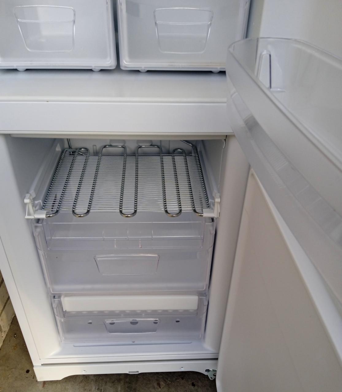 Mooie grote Indesit koelvries-combinatie