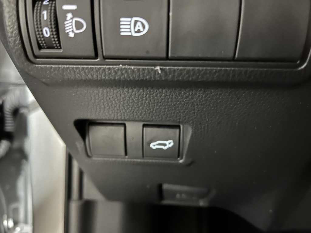 Toyota Corolla Cross 2.0 hp hybrid frist edition | bms | keyless | navi | t
