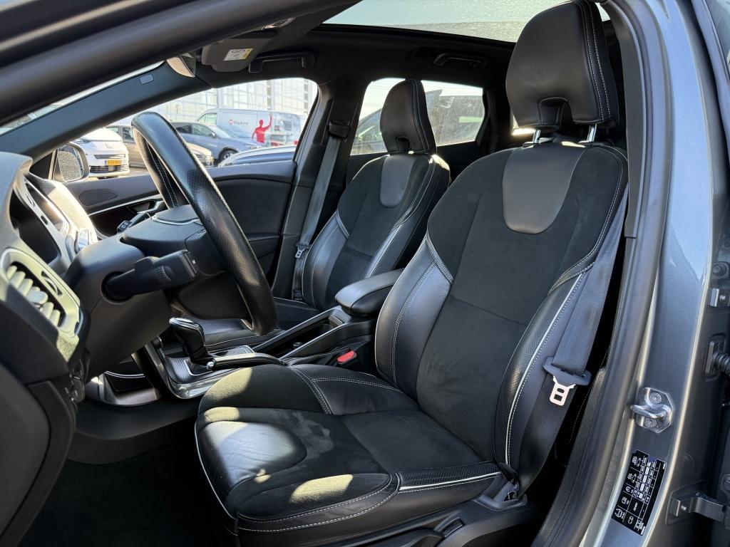 Volvo V40 t3 153pk aut6 polar+ sport| panodak| camera| h&k sound| trekhaak