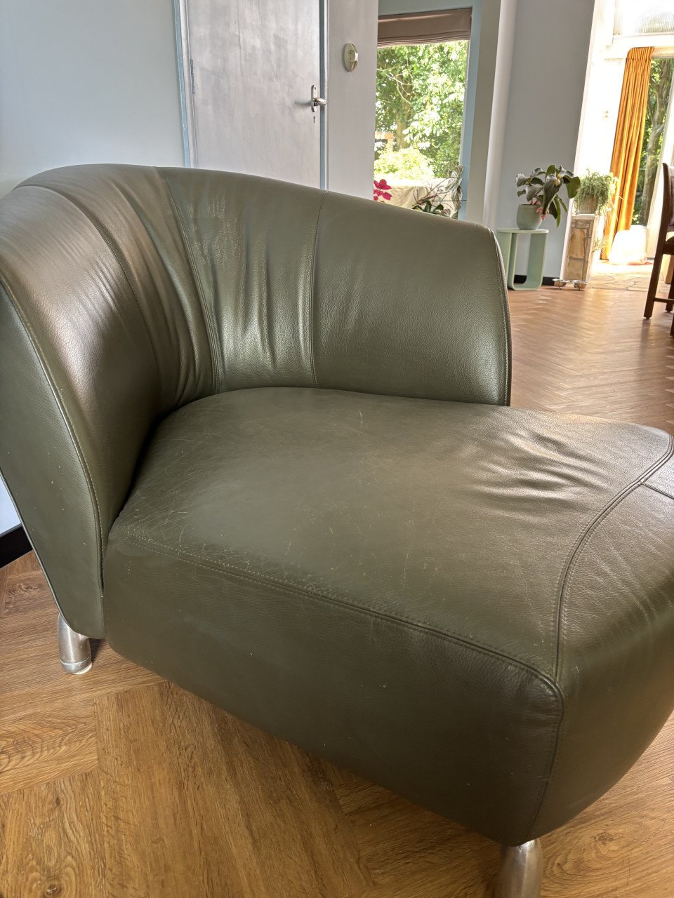 Leolux Pupilla longchair design