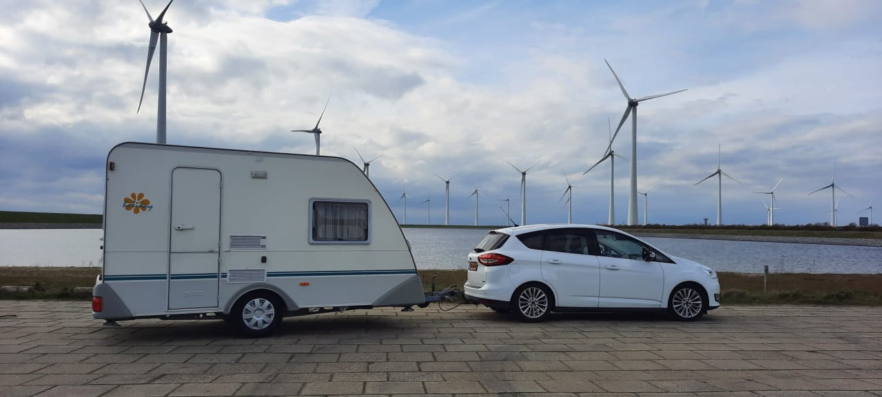 Compacte Eifelland caravan met mover!