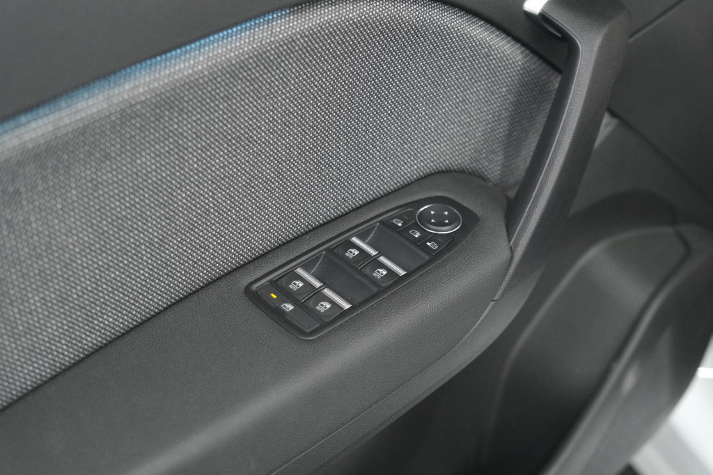 Renault Captur 1.6 e-tech full hybrid 145 techno | camera | apple carplay |