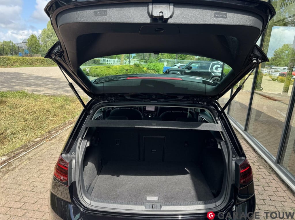 Volkswagen Golf 1.5 tsi highline business r dsg 150pk