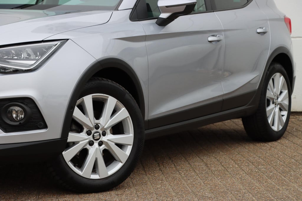Seat Arona 1.0 tsi 95pk style business intense beats