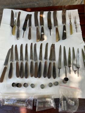 Oude messen (ongeveer 36) voor het vermaken voor paardenmessen "paeremessen