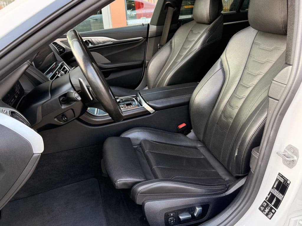 BMW 8-serie gran coupé m850i xdrive high executive | panoramadak | carbon c