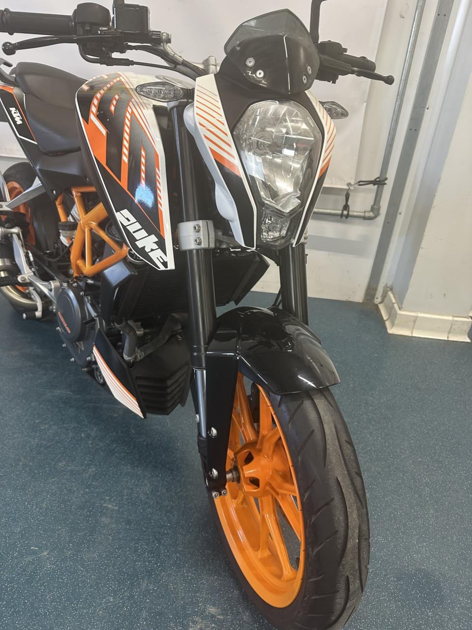 KTM 390 Duke 2013, bijzonder lage km stand