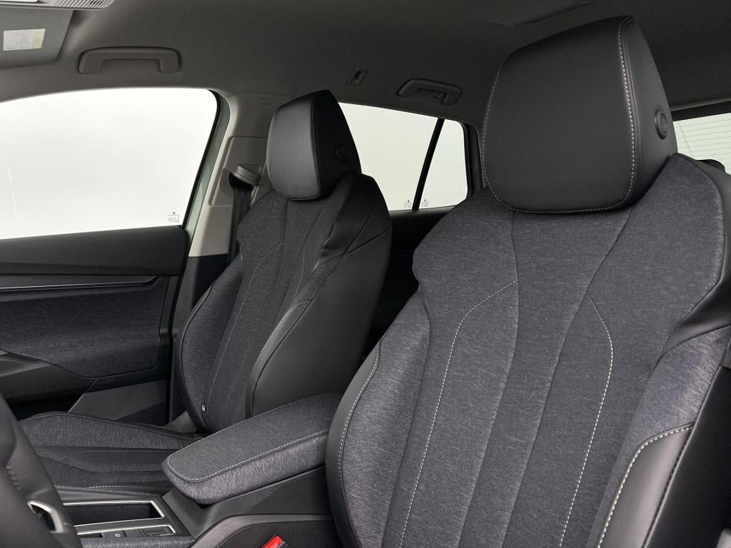 Skoda Elroq business edition tour elektromotor 150 kw / 204 pk