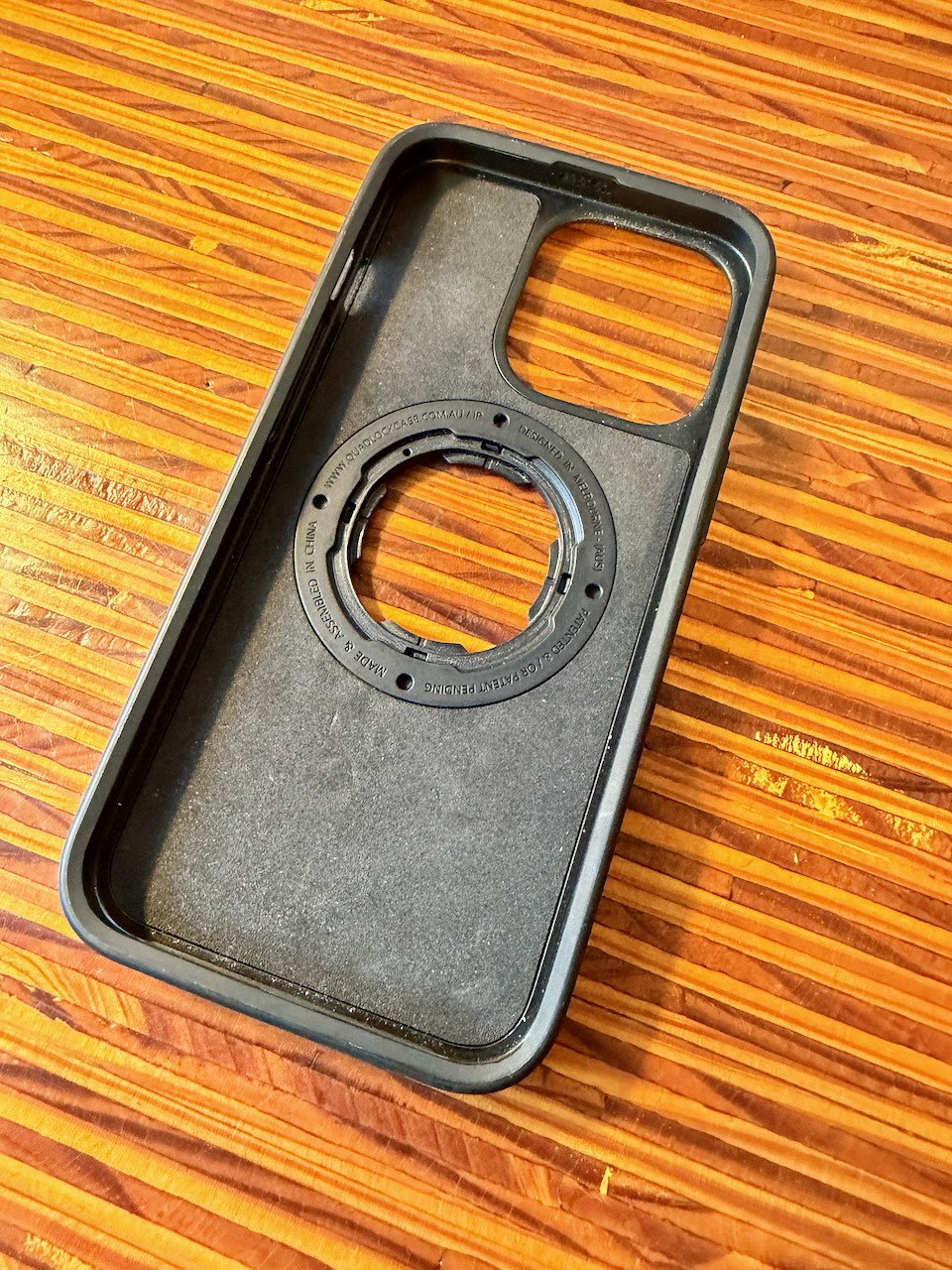 Quadlock iPhone 15 pro hoesje