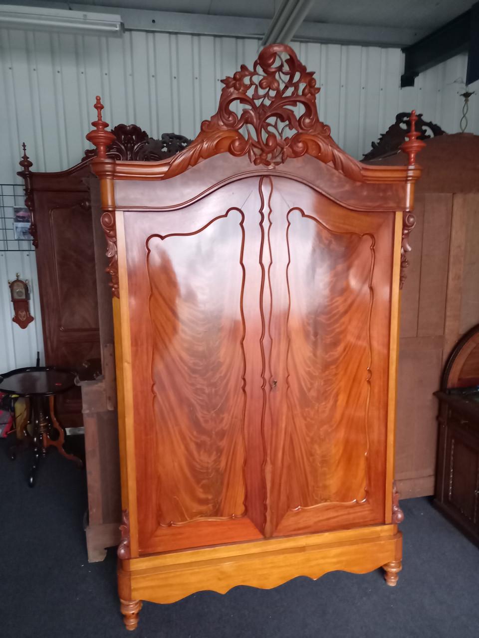 Antieke mooie gave meubels te koop