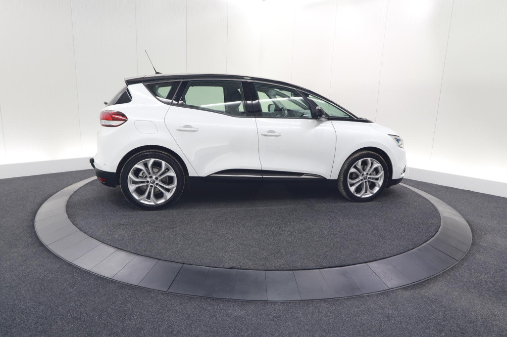 Renault Scenic tce 140 bose | trekhaak | camera | dodehoekdetectie | naviga