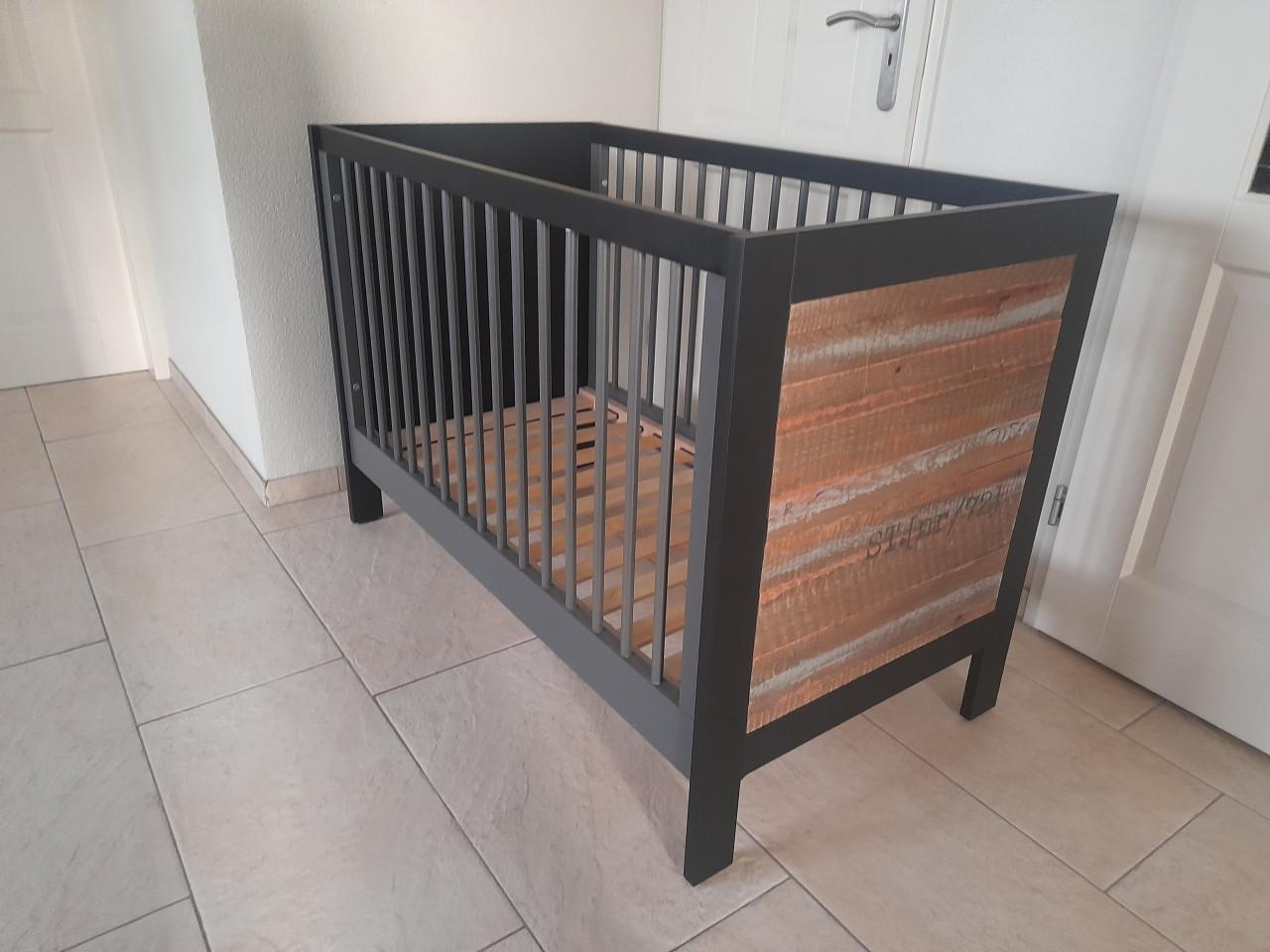 Ledikantje ( in goede staat )