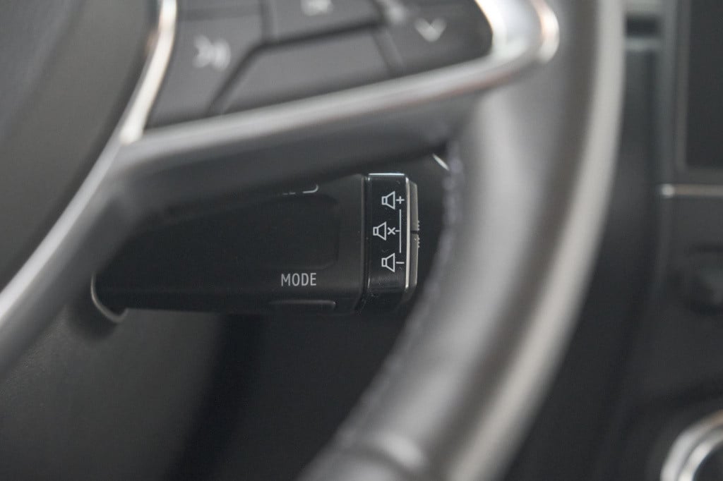 Renault Captur 1.6 e-tech plug-in hybrid 160 intens | parkeersensoren | app