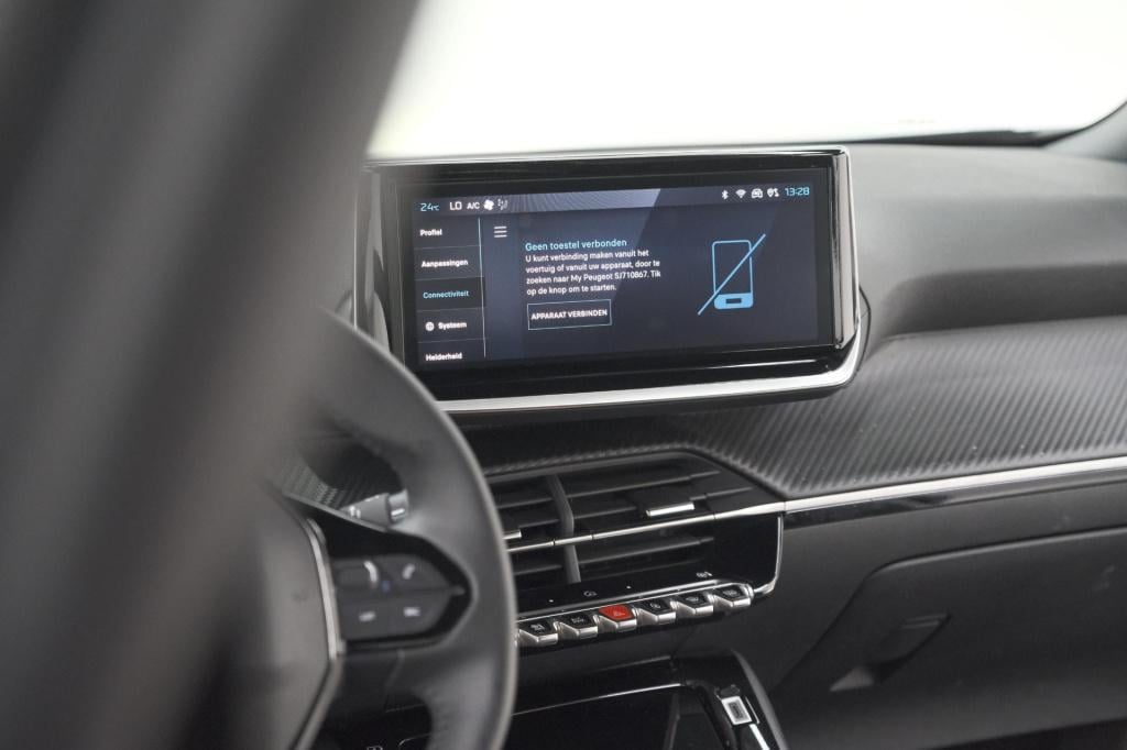 Peugeot 2008 puretech 100 allure | apple carplay | parkeersensoren | climat