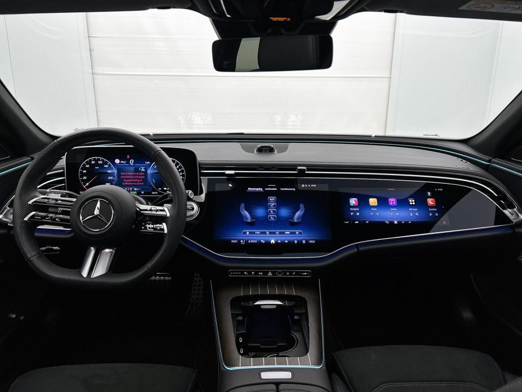 Mercedes-Benz E-Klasse estate 300 e amg plug-in hybride amg | night pakket 