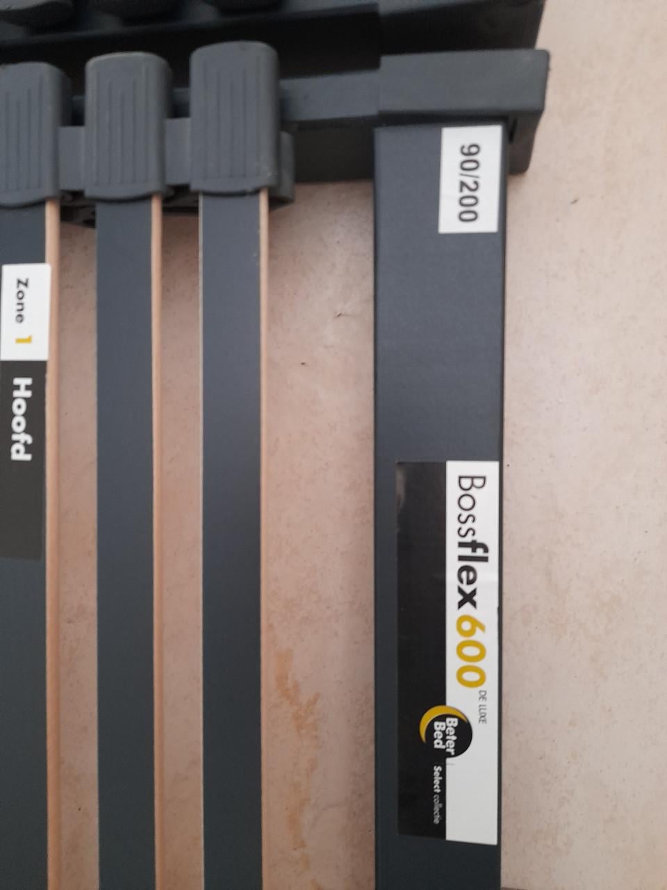 2 x Bossflex 600  lattenbodem  90 x 200 ( in goede nette  staat)