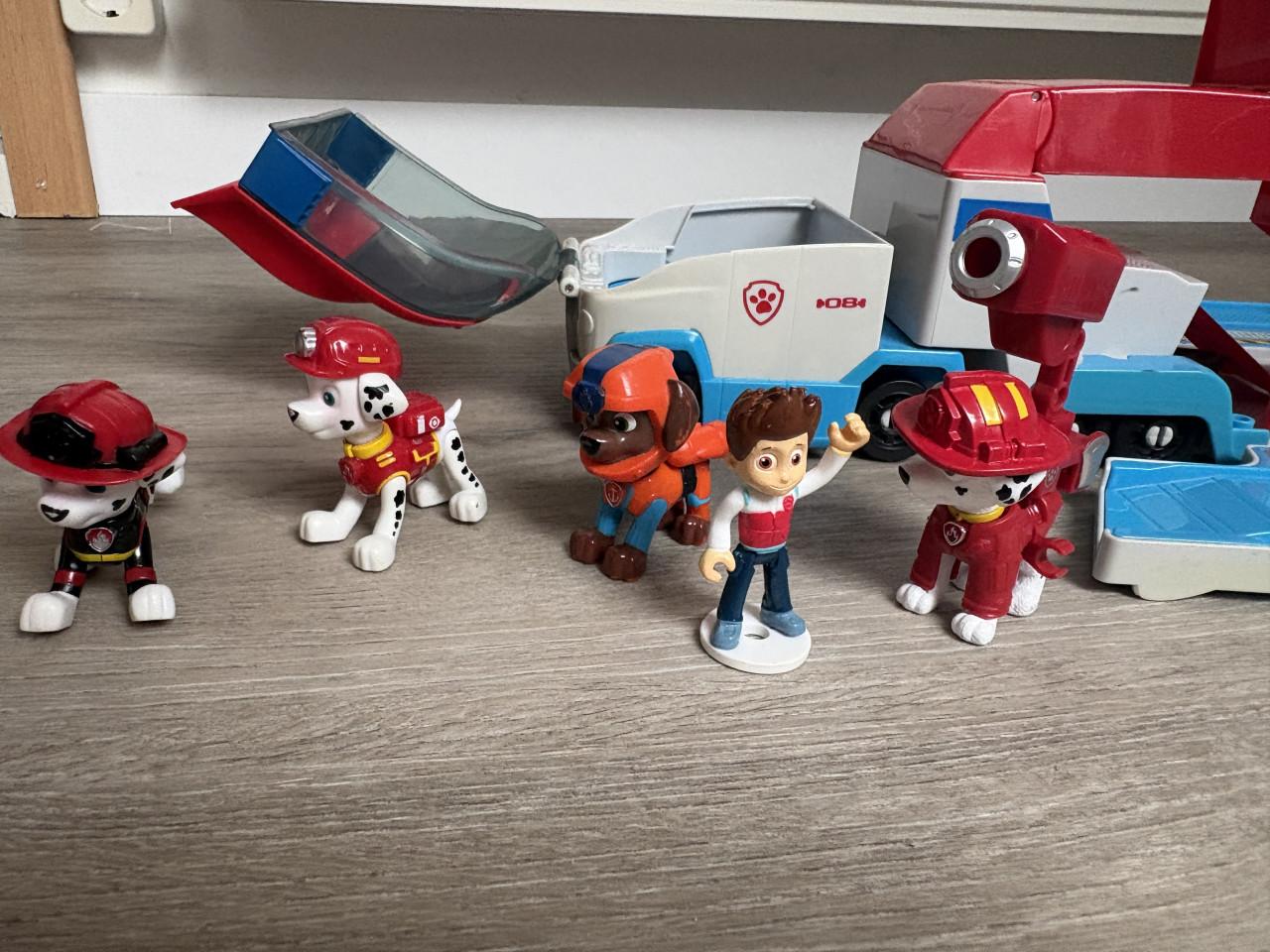 Paw patrol bus