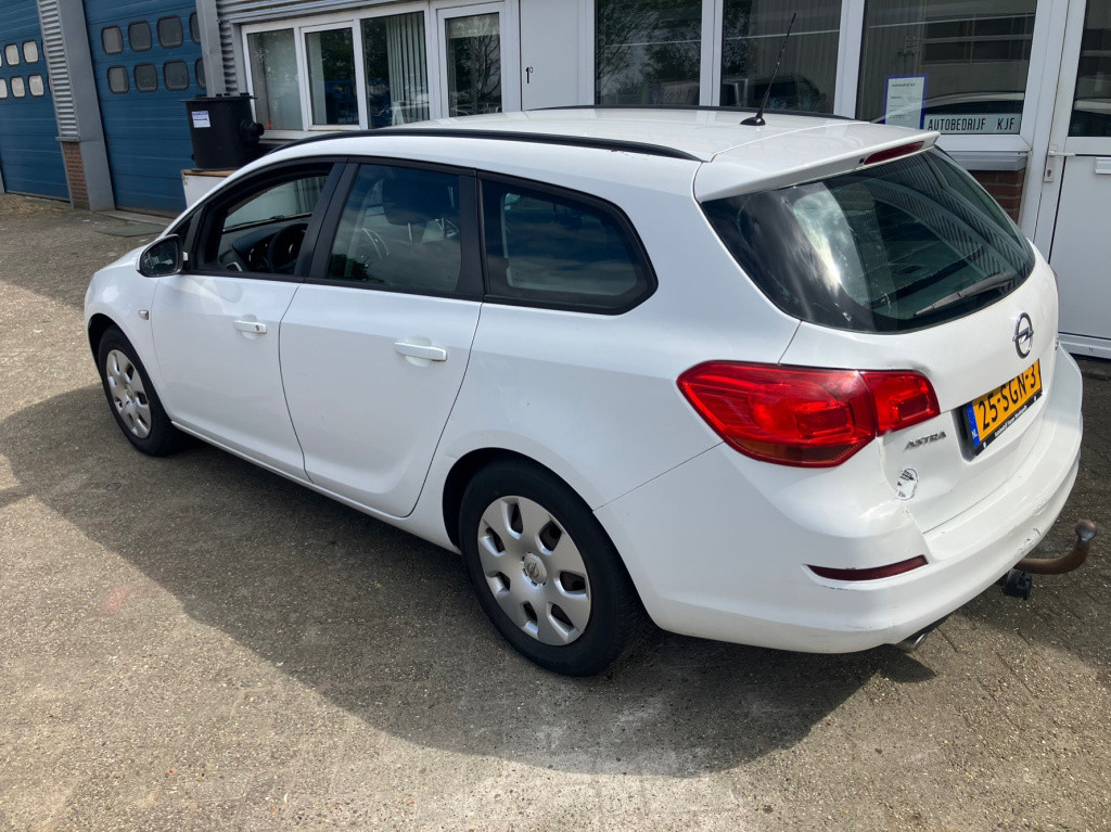 Opel Astra sports tourer 2.0 cdti design edition